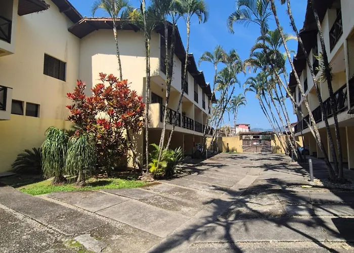 Casa Em Ubatuba No Centro Condominio Com Piscina E Churrasqueira